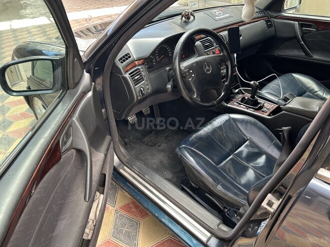 Mercedes E 220 d 1999, 251,963 km - 2.2 л - Sumqayıt