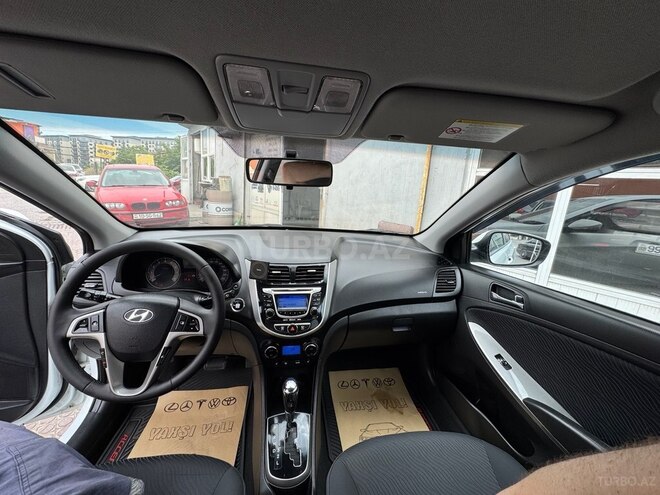 Hyundai Accent 2011, 200,000 km - 1.5 l - Bakı