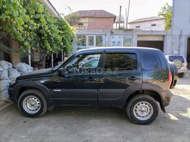 Chevrolet Niva 2012, 235,488 km - 1.7 л - Lerik