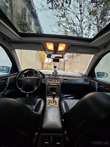 Mercedes E 270 2001, 365,000 km - 2.7 л - Qəbələ