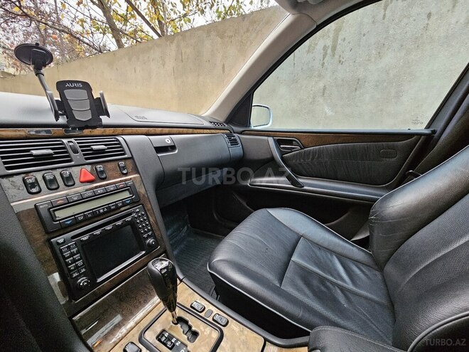 Mercedes E 270 2001, 365,000 km - 2.7 л - Qəbələ