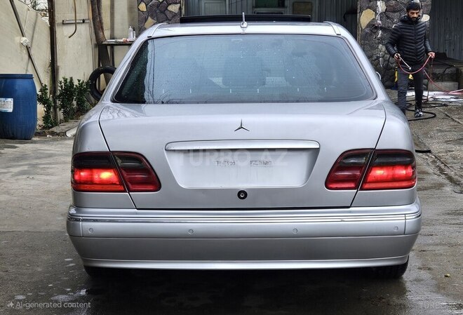 Mercedes E 270 2001, 365,000 km - 2.7 л - Qəbələ