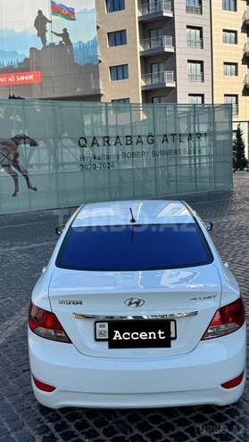 Hyundai Accent 2011, 200,000 km - 1.5 l - Bakı