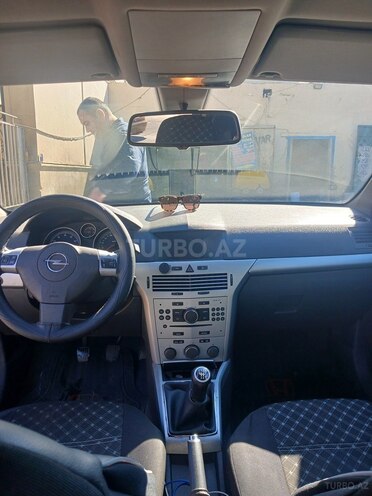 Opel Astra 2009, 285,000 km - 1.8 l - Bakı