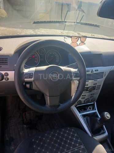 Opel Astra 2009, 285,000 km - 1.8 l - Bakı