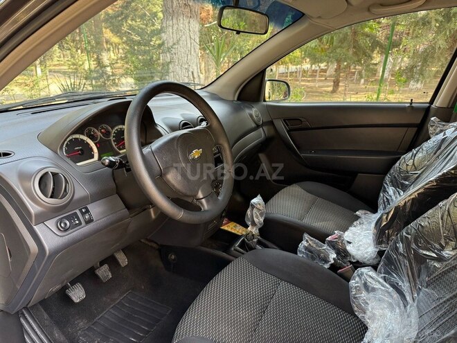 Chevrolet Aveo-8