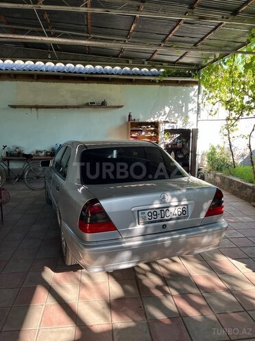 Mercedes C 180 2000, 176,029 km - 1.8 l - Yevlax
