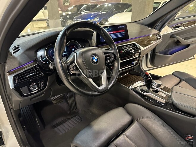 BMW 530e-8