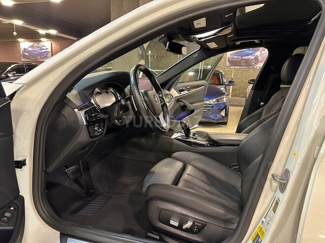 BMW 530e-7