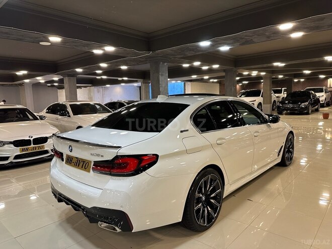 BMW 530e-6