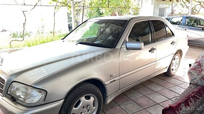 Mercedes C 180 2000, 176,029 km - 1.8 l - Yevlax