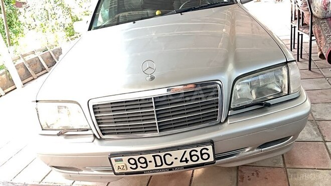 Mercedes C 180 2000, 176,029 km - 1.8 l - Yevlax