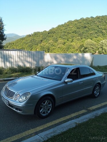 Mercedes E 240 2004, 330,000 km - 2.6 l - Balakən
