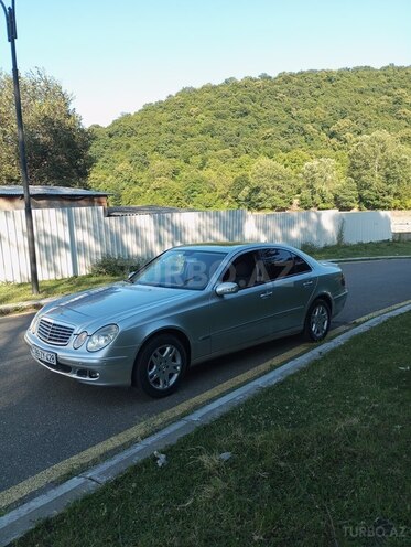 Mercedes E 240 2004, 330,000 km - 2.6 l - Balakən