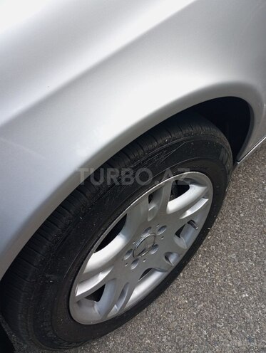Mercedes E 240 2004, 330,000 km - 2.6 l - Balakən