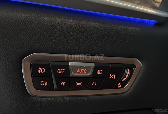 BMW X7-16