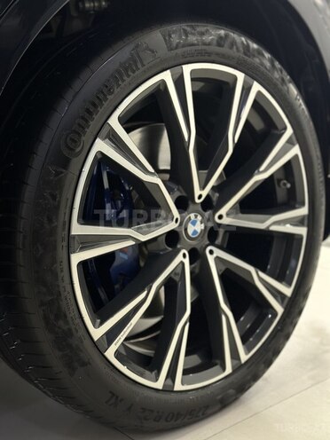 BMW X7-40