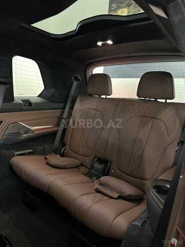 BMW X7-28