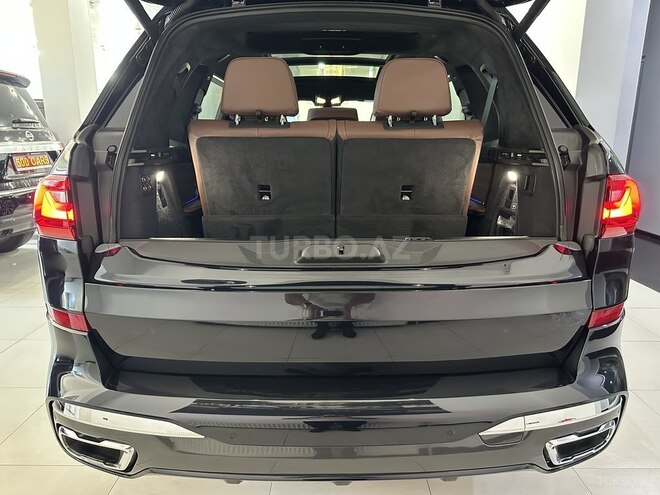BMW X7-19