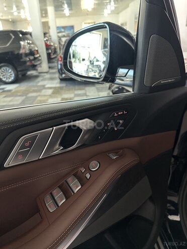 BMW X7-32