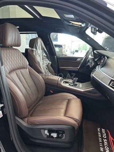BMW X7-38