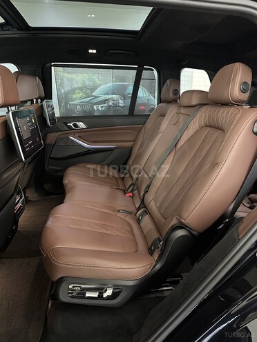 BMW X7-29