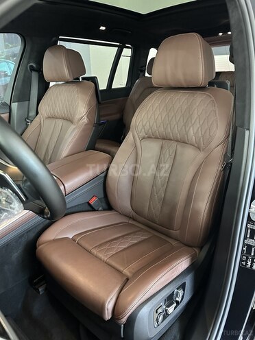 BMW X7-11