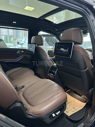 BMW X7-37