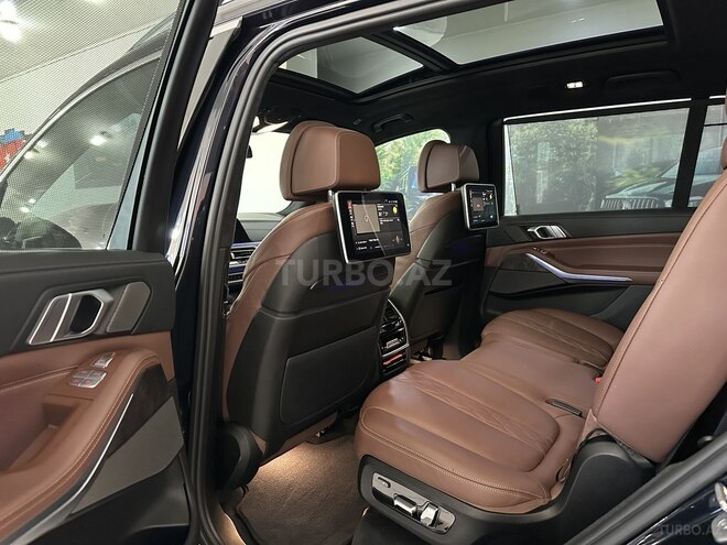 BMW X7-12