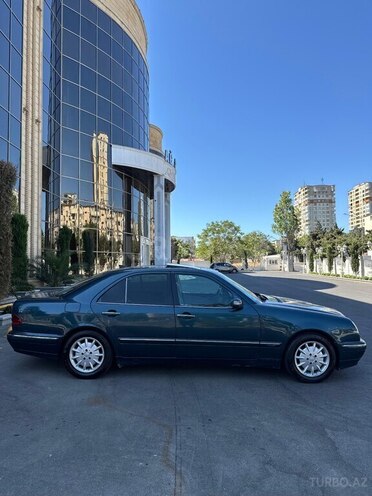 Mercedes E 270 1999, 317,000 km - 2.7 l - Bakı