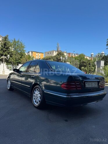 Mercedes E 270 1999, 317,000 km - 2.7 l - Bakı