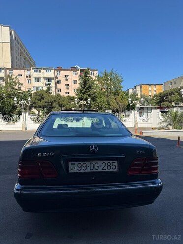 Mercedes E 270 1999, 317,000 km - 2.7 l - Bakı