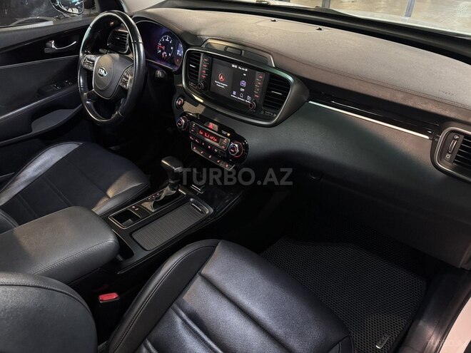 Kia Sorento-11