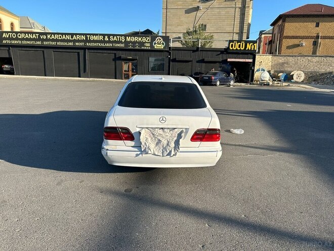 Mercedes E 220 d 2001, 380,000 km - 2.2 л - Bakı