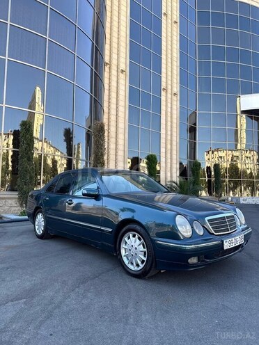 Mercedes E 270 1999, 317,000 km - 2.7 l - Bakı