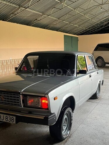 LADA (VAZ) 2107-2