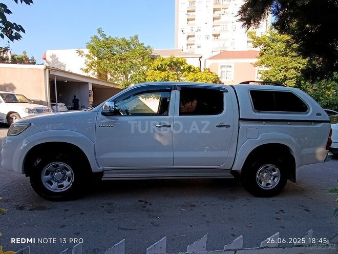 Toyota Hilux 2012, 368,972 km - 2.5 l - Bakı
