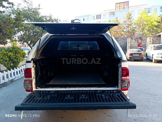 Toyota Hilux 2012, 368,972 km - 2.5 l - Bakı