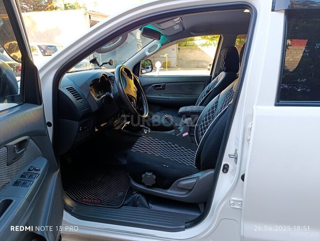 Toyota Hilux 2012, 368,972 km - 2.5 l - Bakı