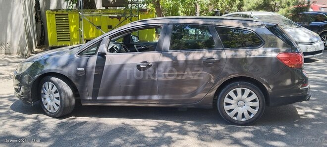 Opel Astra 2013, 161,500 km - 1.4 л - Bakı