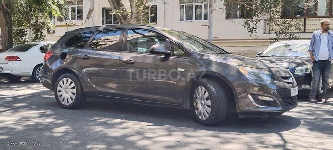 Opel Astra 2013, 161,500 km - 1.4 л - Bakı