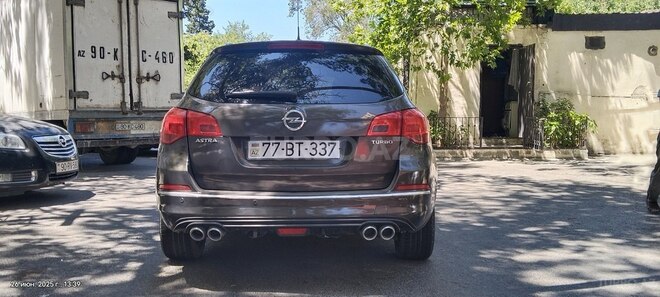 Opel Astra 2013, 161,500 km - 1.4 л - Bakı