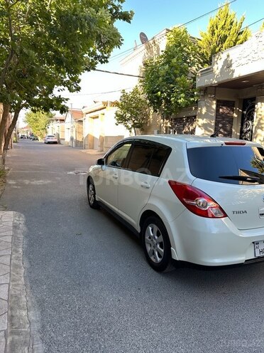 Nissan Tiida-6