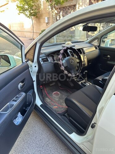 Nissan Tiida-14