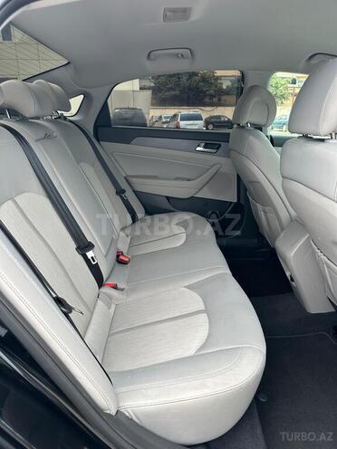 Hyundai Sonata-4