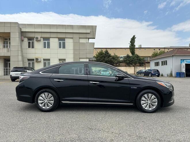 Hyundai Sonata-11
