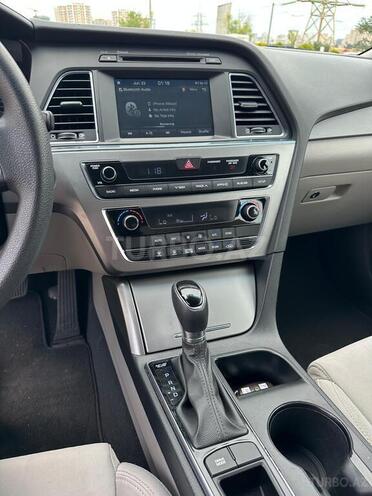 Hyundai Sonata-2