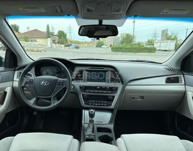 Hyundai Sonata-5