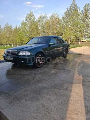 Mercedes C 240 1997, 250,000 km - 2.6 л - Füzuli