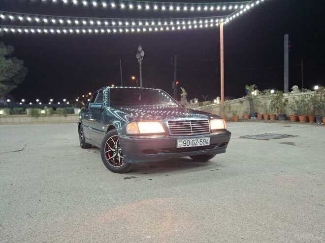 Mercedes C 240 1997, 250,000 km - 2.6 л - Füzuli